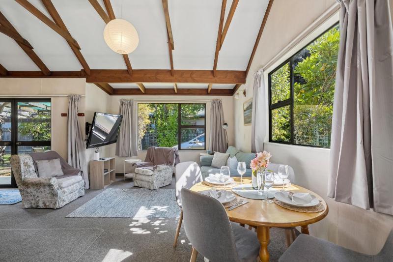 Ward Cottage - Wanaka Holiday Home - image 10