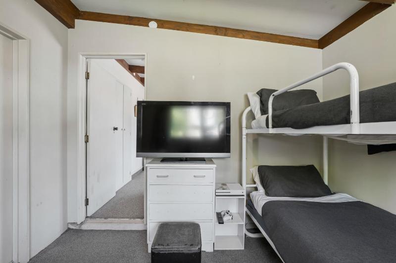 Ward Cottage - Wanaka Holiday Home - image 4