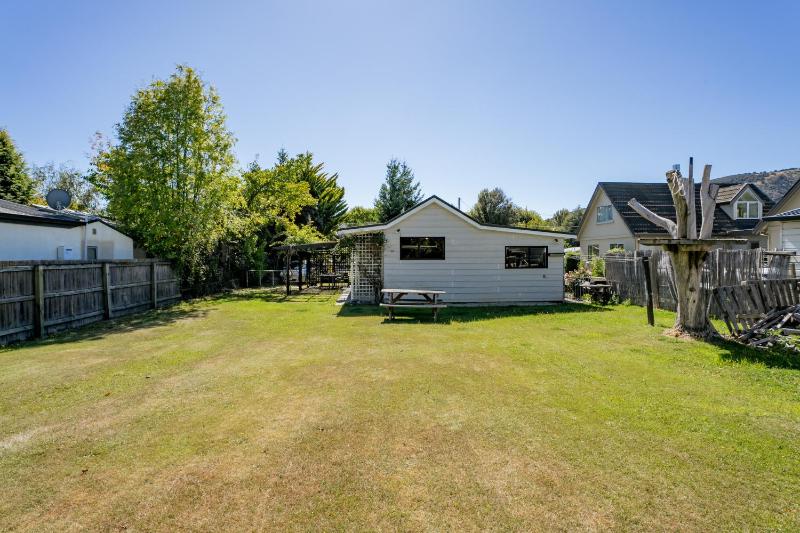 Ward Cottage - Wanaka Holiday Home - image 13