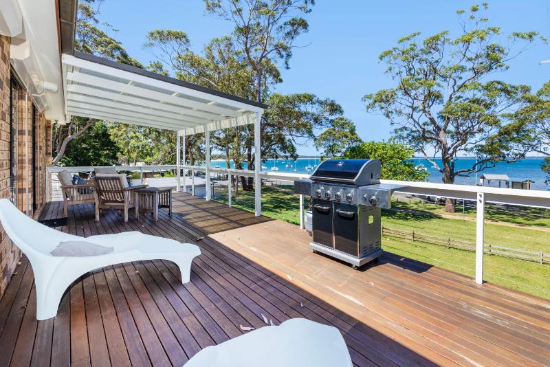 The Bay House - Fireplace - Waterfront - image 15