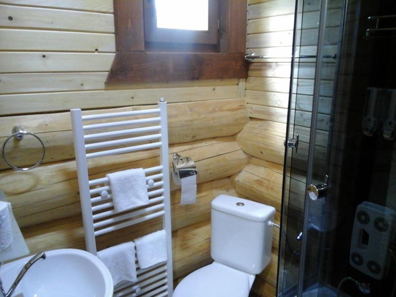 Two-Bedroom House image 4