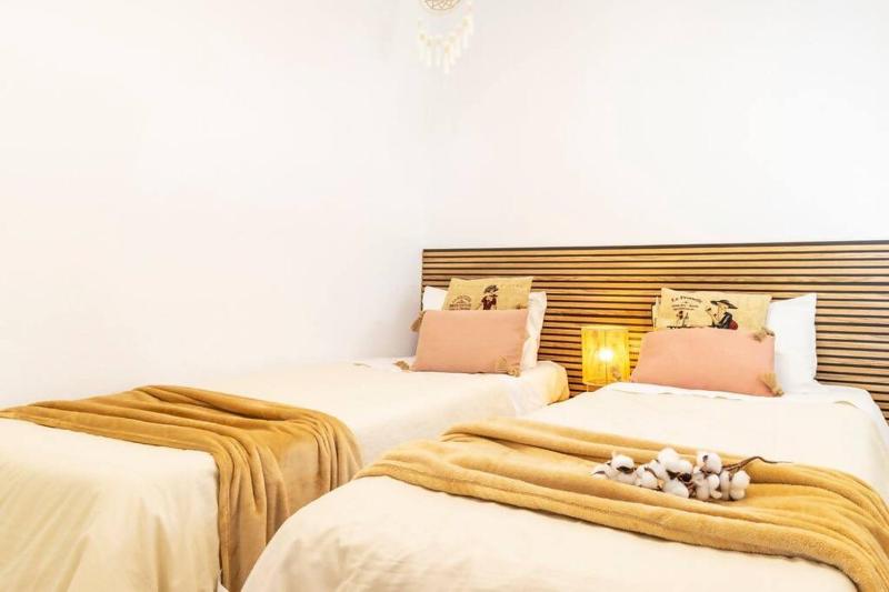 Bungalow Pink Al andalus - image 14