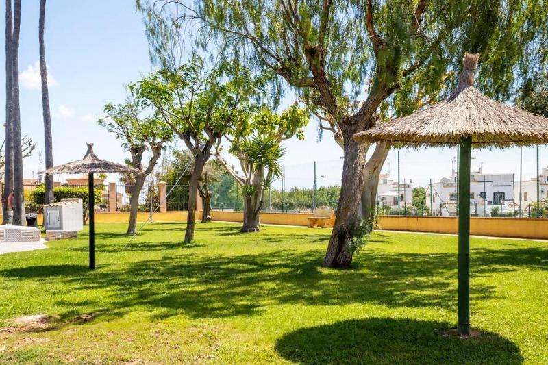 Bungalow Pink Al andalus - image 11