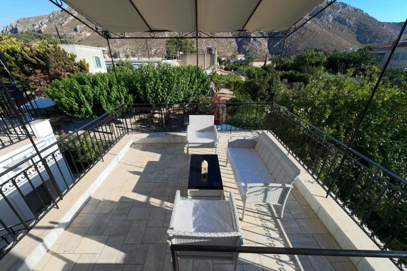Deluxe Double Room with Balcony image 2