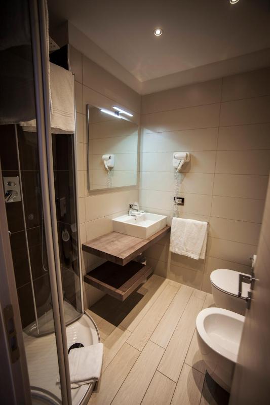 Double Room with Beach Access image 1