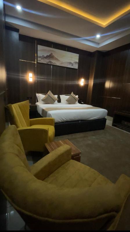 Dephantom Continental Hotel - image 13