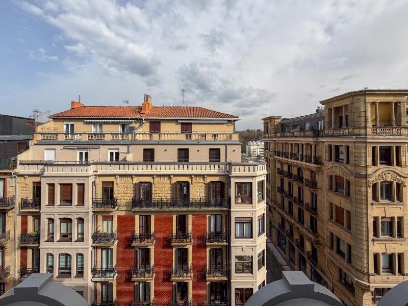 Palacio Bellas Artes San Sebastian Curio Collection by Hilton - image 14