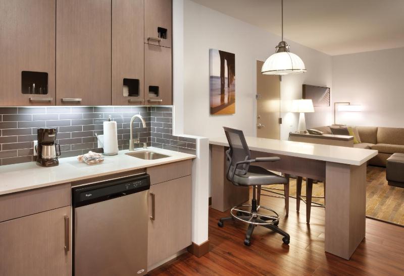One Bedroom Kitchen Suite with Two Queen Beds and Sofa Bed image 4