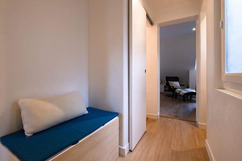 Bright 2BR with Balcony Chic Paris - image 13