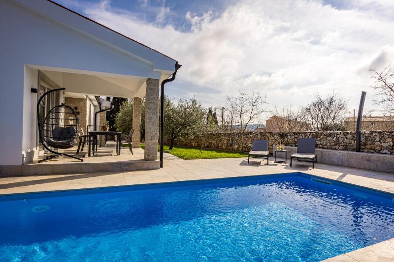 Oliva Serenity Pool Apartment - image 10