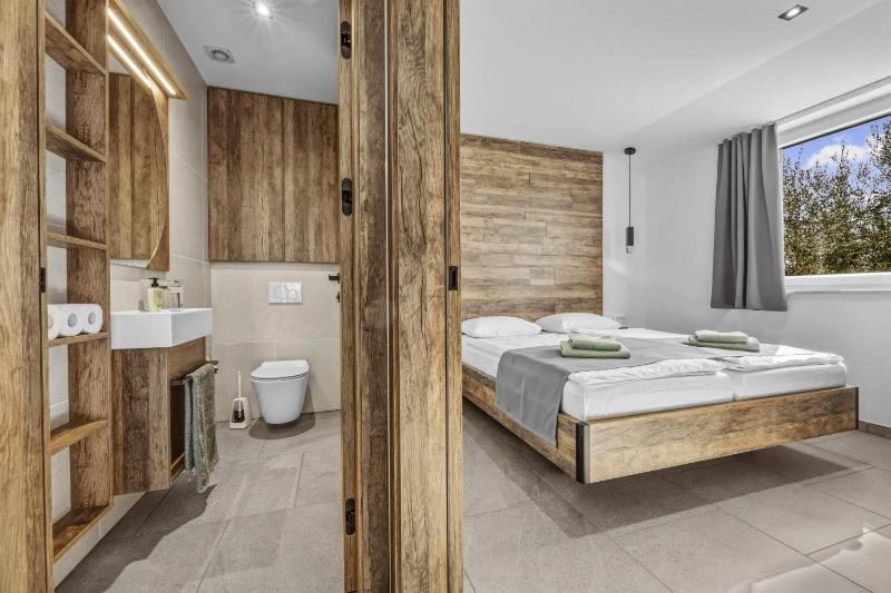 Oliva Serenity Pool Apartment - image 2