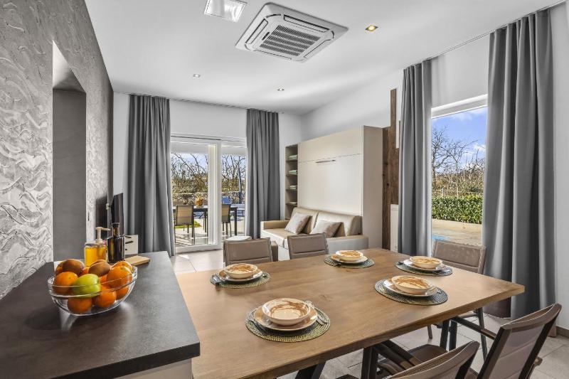 Oliva Serenity Pool Apartment - image 27