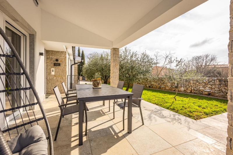 Oliva Serenity Pool Apartment - image 29