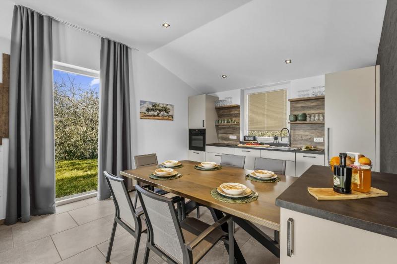 Oliva Serenity Pool Apartment - image 17