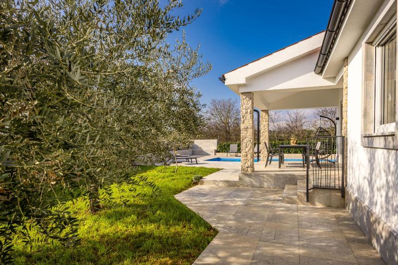 Oliva Serenity Pool Apartment - image 9