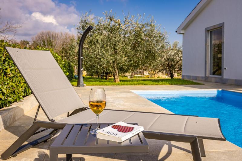 Oliva Serenity Pool Apartment - image 11