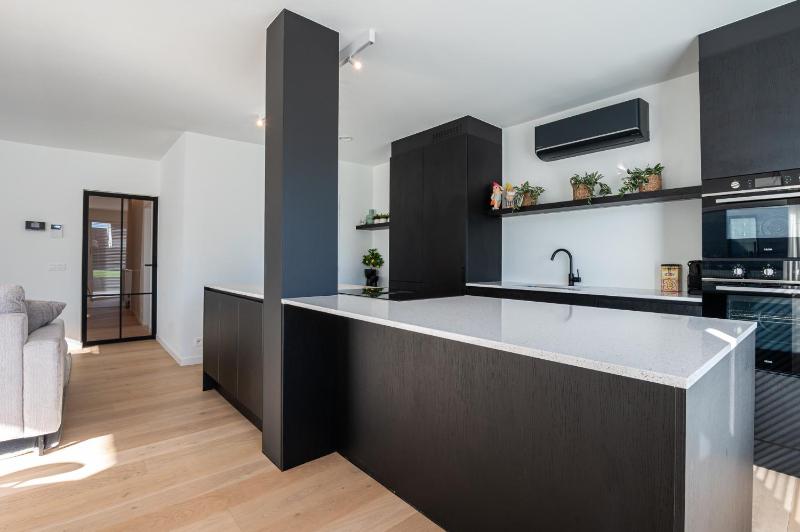 Luxury Apartment with 4 Rooms Pool and Modern Comfort - image 18