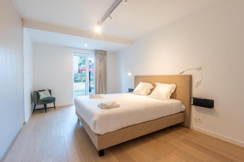 Luxury Apartment with 4 Rooms Pool and Modern Comfort - image 28
