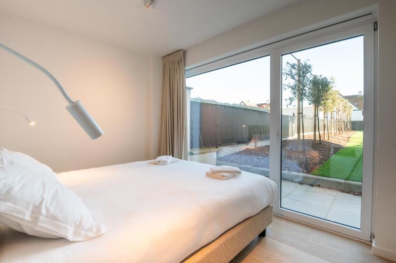 Luxury Apartment with 4 Rooms Pool and Modern Comfort - image 39