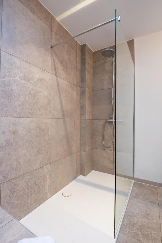 Luxury Apartment with 4 Rooms Pool and Modern Comfort - image 36