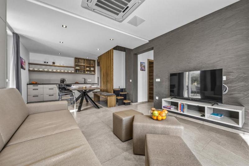 Lavanda Harmony Apartment - image 22