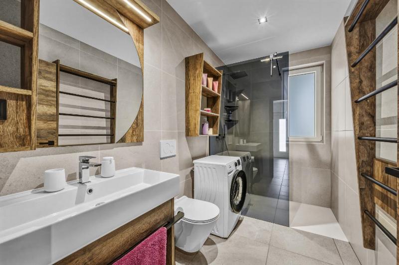 Lavanda Harmony Apartment - image 8