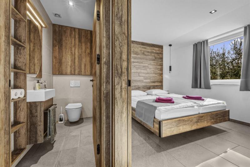 Lavanda Harmony Apartment - image 20