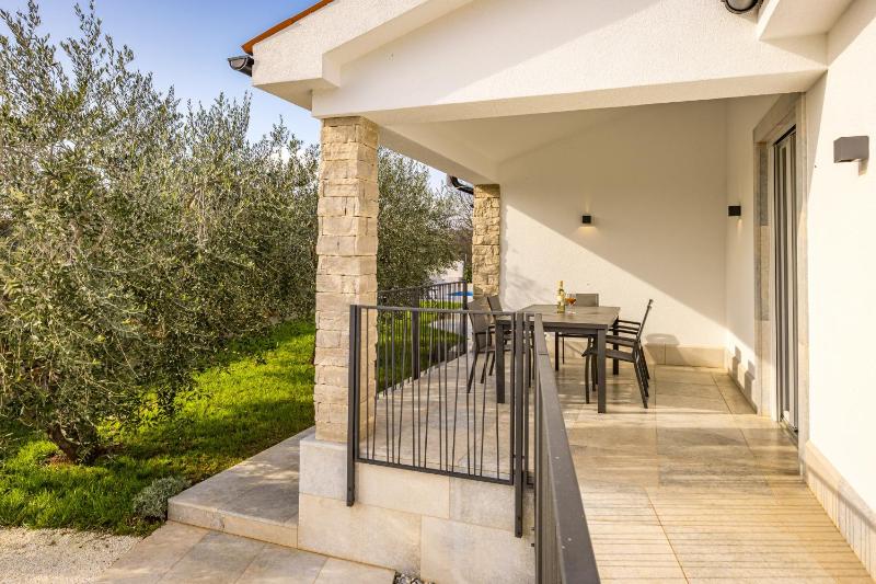 Lavanda Harmony Apartment - image 32