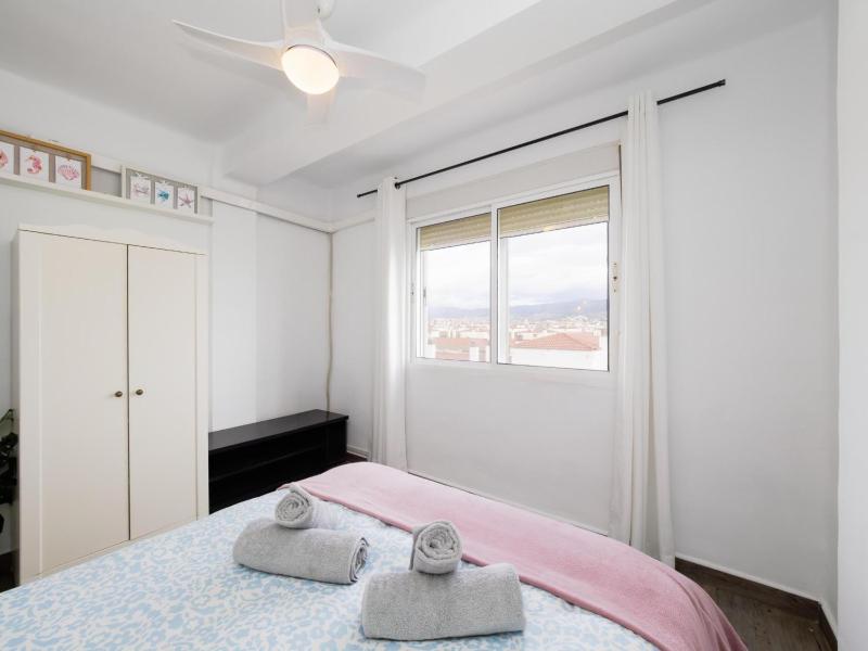 Cubo's Mendoza Seaview Malaga Apartment - image 12