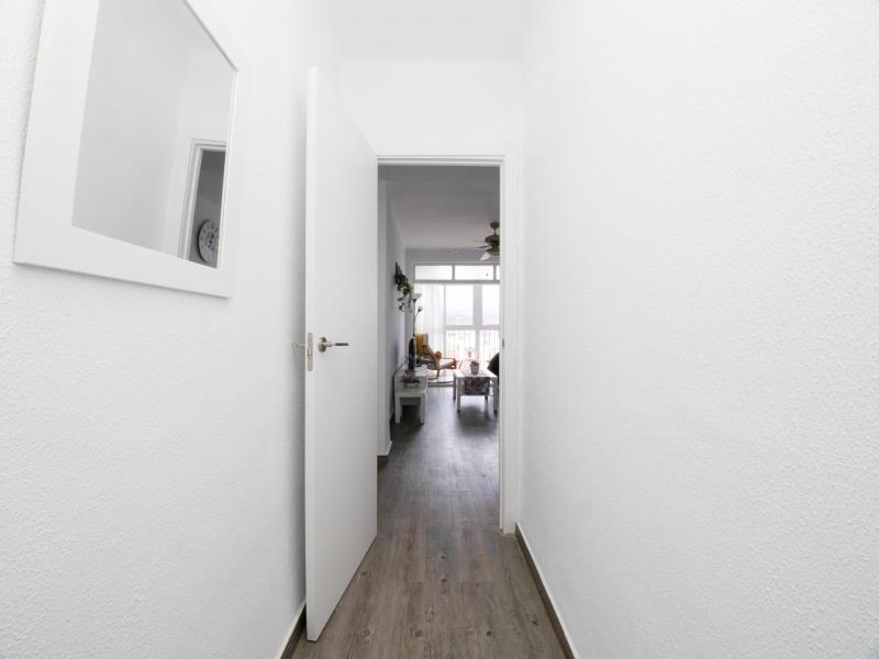 Cubo's Mendoza Seaview Malaga Apartment - image 15