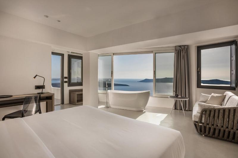 Sun Rocks Boutique Hotel - Caldera View Suites & Sunset Dining Experience - image 6