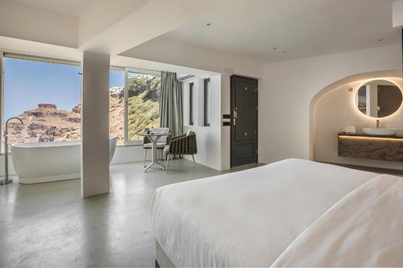 Sun Rocks Boutique Hotel - Caldera View Suites & Sunset Dining Experience - image 16