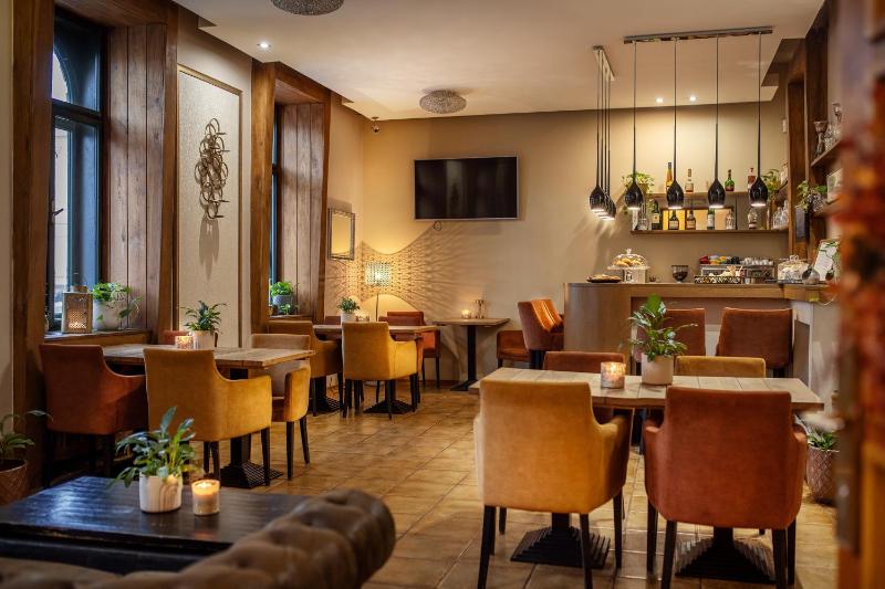 City Residence Apartment Hotel - image 24