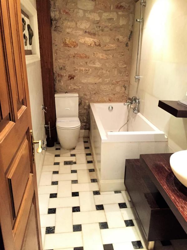 Deluxe Triple Room image 2