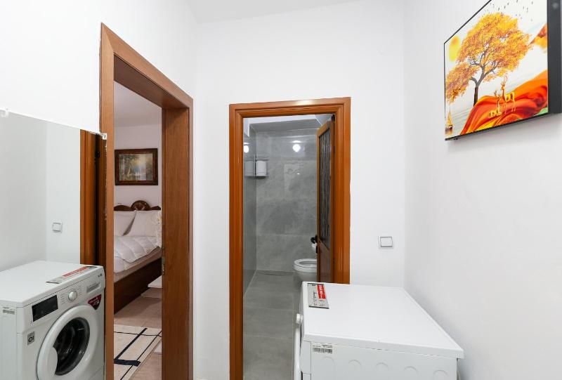 ES Apartaments - image 15