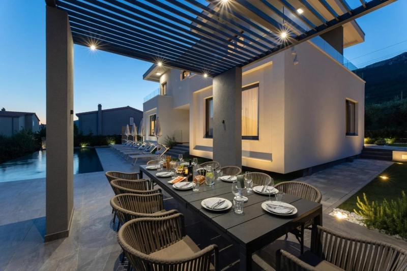 Luxury villa Doma Kastel Stari with heated pool - image 19