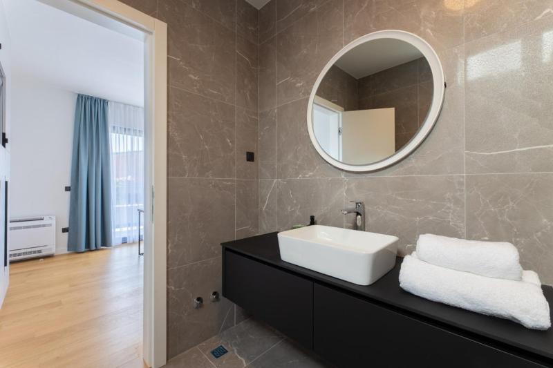 Luxury villa Doma Kastel Stari with heated pool - image 22