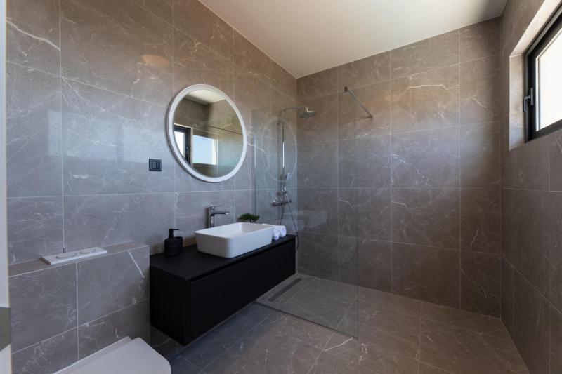 Luxury villa Doma Kastel Stari with heated pool - image 27