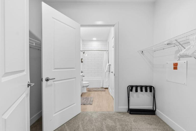 Unit 318 - image 35