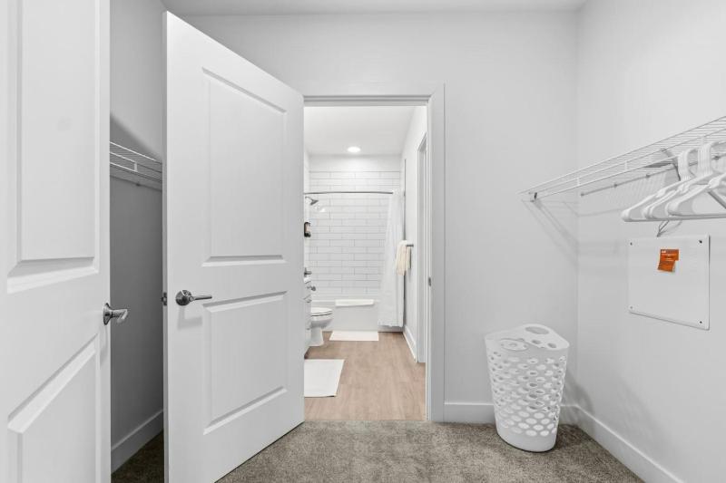 Unit 218 - image 12