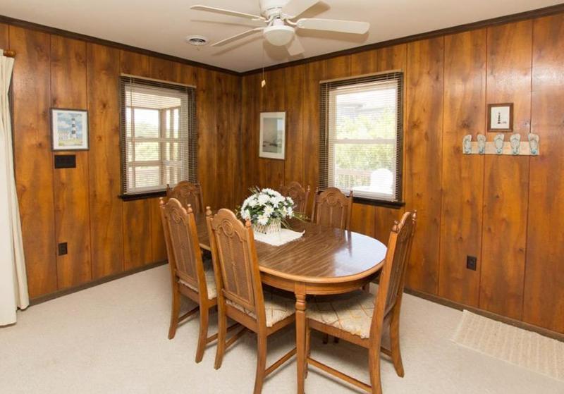 1422 - Captain's Quarters - image 7