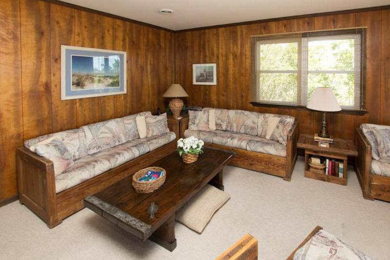1422 - Captain's Quarters - image 8