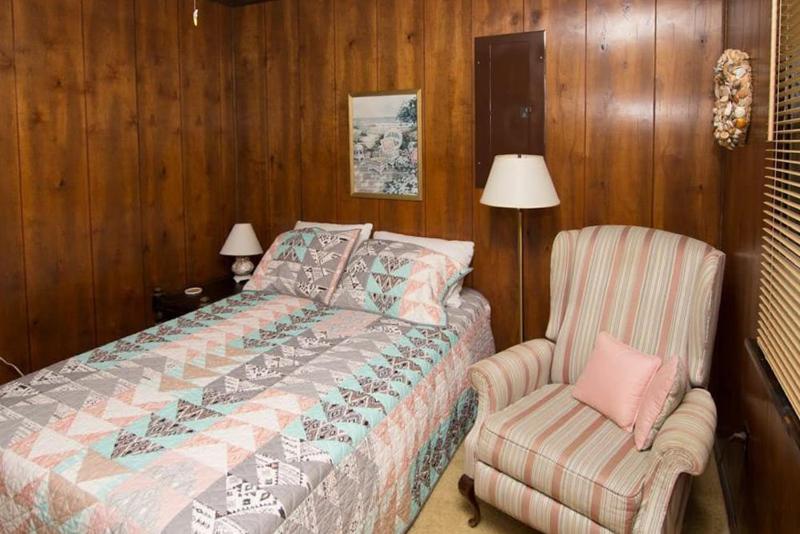 1422 - Captain's Quarters - image 9