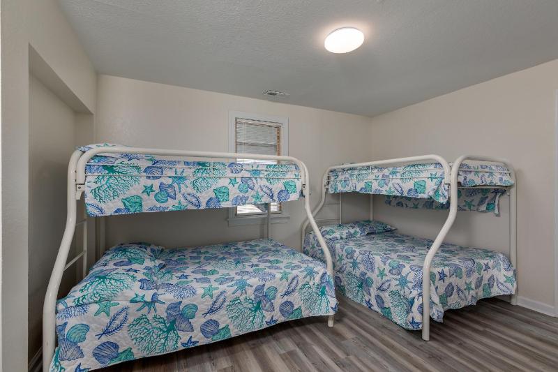 1521 - A Summer Place - image 8