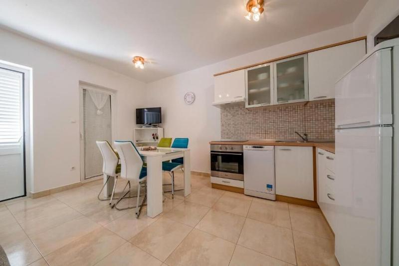 Apartments Lili - image 7
