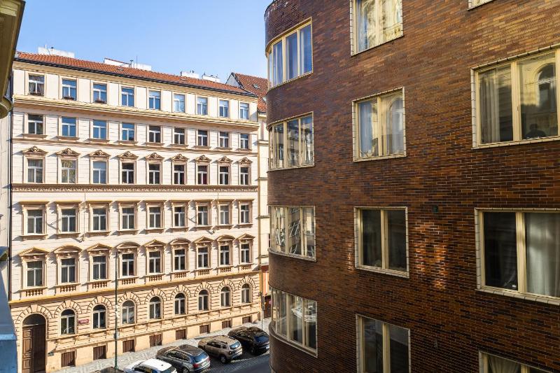 What a Flat on Stepanska - image 3
