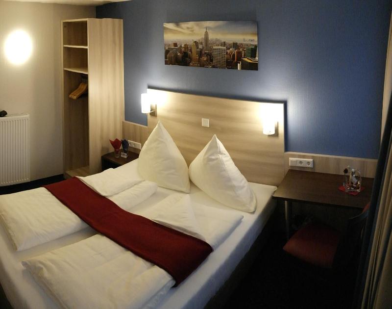 Business Double Room image 1