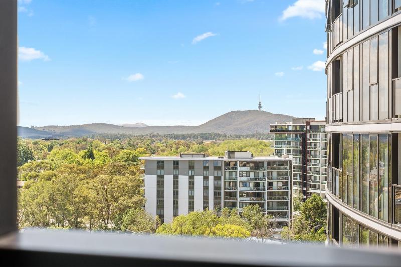 Modern Woden Stay Pool n Gym Parking Hospital - image 8