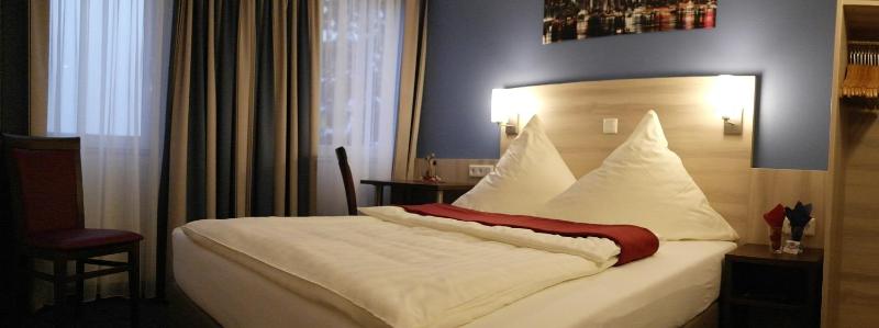 Business Single Room image 3