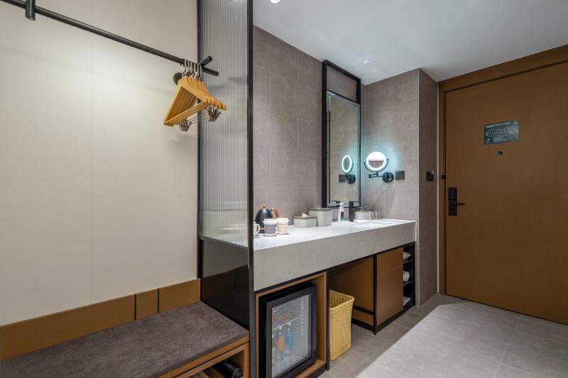 Atour Hotel Qingdao Tangdao Bay Jinggangshan Station - image 32